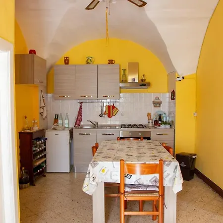 Ai Valati Cir 19082-037c20-6280 Cin It0820-37c284e-shywg Holiday home Geraci Siculo
